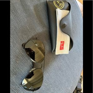 RayBan - Black Aviator with polarized black lens